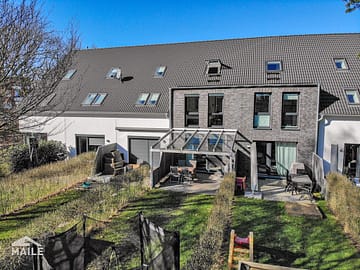 Moderner Familien-Traum mit Garten, überdachter Terrasse und EBK, 22523 Hamburg, Reihenhaus