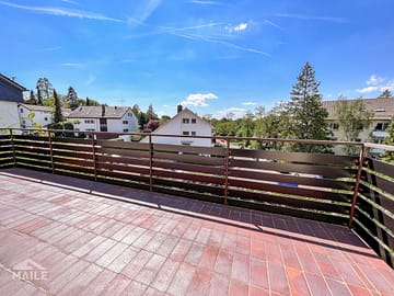 Sonnige, großzügige und möblierte 4-Zimmerwohnung mit grossem Balkon am Killesberg!, 70192 Stuttgart Stuttgart-Nord, Etagenwohnung