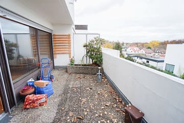 Sonnige Terrassenwohnung mit frisch saniertem Badezimmer für 1-2 Personen!, 70569 Stuttgart, Terrassenwohnung