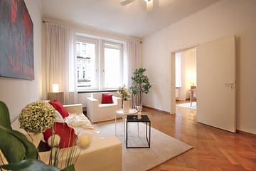4 Zimmer Altbau Beletage mit Balkon in zentraler Lage!, 70182 Stuttgart Stuttgart-Mitte, Etagenwohnung