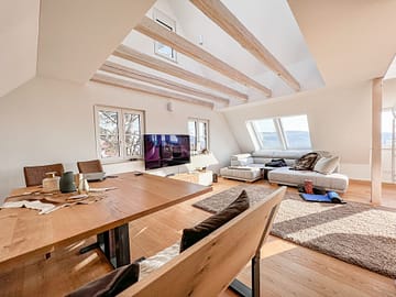 Kernsanierte Maisonette-Wohnung mit Luxus-Küche und gem. Garten in ruhiger Lage., 70327 Stuttgart Luginsland, Maisonettewohnung