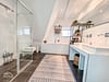 Hochwertige Maisonette-Wohnung mit Dachterrasse, EBK und zwei Garagen! - Badezimmer 1