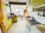 Gemütliche 3-Zimmerwohnung mit EBK im Herzen von Degerloch - Küche mit Essbereich