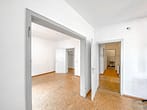 Büro- oder Praxiseinheit in Stuttgart Süd - Vielseitige Nutzungsmöglichkeiten, Renovierungsbedürftig - Gemeinschaftlich und Raum 1