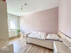 Neuwertige und helle 3-Zimmerwohnung mit Balkon und Einbauküche - Schlafzimmer