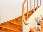 Großzügiges Einfamilienhaus mit tollem Home-Office Anbau! - Treppe