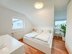 Frisch renovierte, möblierte 3-Zimmerwohnung im schönen Stuttgart-Sillenbuch - Schlafzimmer