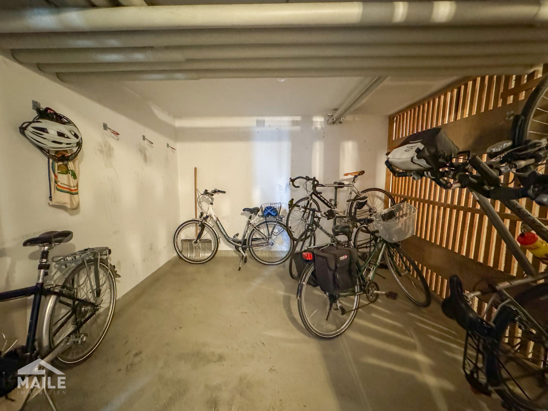 Großzügige 3,5-Zimmer Wohnung mit Balkon und separatem Garagenstellplatz! - Fahrradkeller