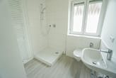 Neuwertige 3-Zimmer Wohnung in ruhiger Lage - Badezimmer