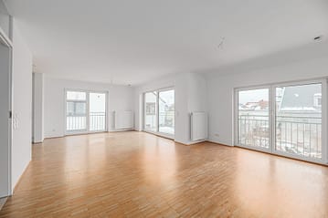 Helle und moderne 4,5-Zimmer Maisonettewohnung mit Balkon und Garage, 70563 Stuttgart, Dachgeschosswohnung