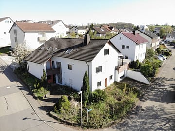 Großes 1-3 Parteienhaus mit Garage und viel Potenzial!, 71576 Burgstetten, Einfamilienhaus