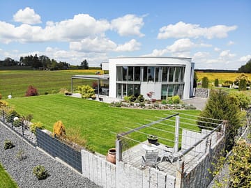 Luxuriöses Passivhaus mit großem Grundstück in idyllischer Lage., 78078 Niedereschach, Einfamilienhaus