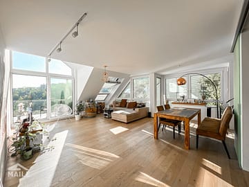 Traumhafte 3,5-Zimmer Luxuswohnung mit sonniger Terrasse in ruhiger Lage., 70186 Stuttgart, Etagenwohnung