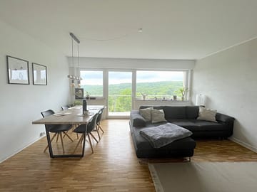 Sonnige 3- Zimmerwohnung mit Balkon und fantastischer Aussicht, 70619 Stuttgart Heumaden, Erdgeschosswohnung