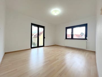 Gemütliche 3-Zimmerwohnung in ruhiger Lage mit großem Garten und Garage, 70469 Stuttgart Feuerbach, Etagenwohnung
